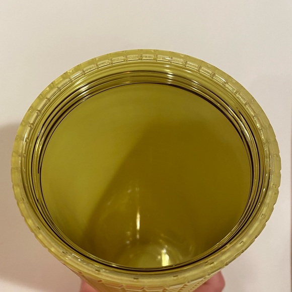 NWT Starbucks 24oz Screw Lid Straw Cold Cup YellowGreen Studded Grid Tumbler - Picture 5 of 10